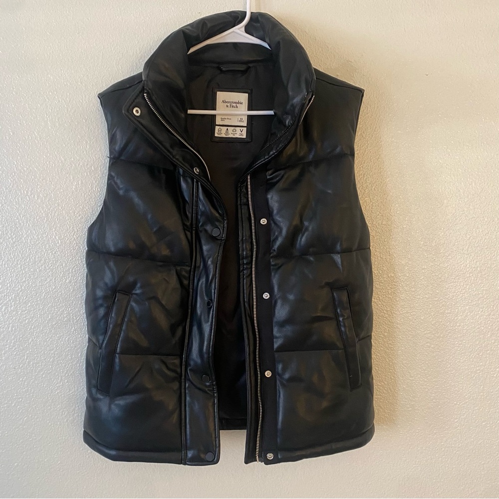 Abercrombie & Fitch Black Puffer Vest